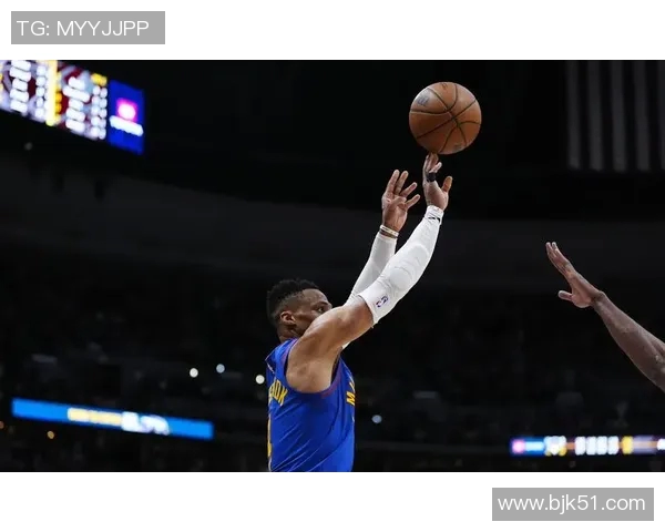 2016年NBA季后赛快船与勇士的激烈对决回顾与精彩瞬间分析