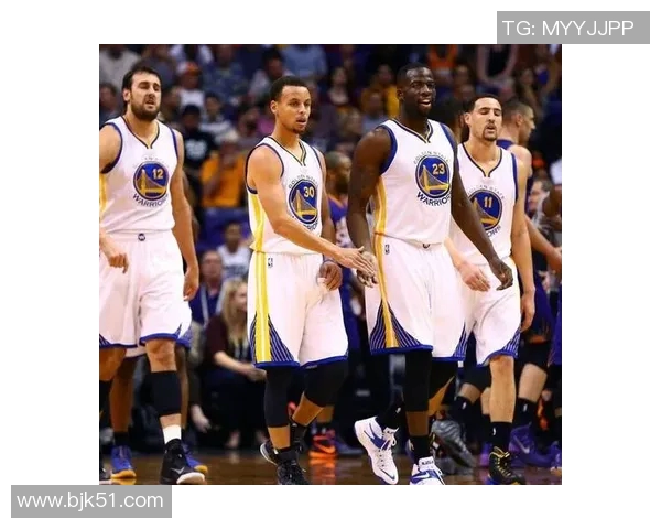 2017年NBA季后赛雷霆与勇士激战回顾及精彩瞬间分析